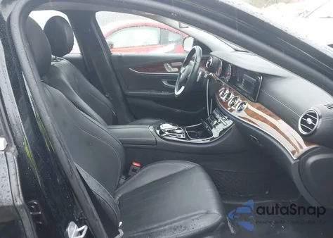 2017 Mercedes-Benz E 300 z USA, uszkodzony, nr VIN WDDZF4JB1HA255118